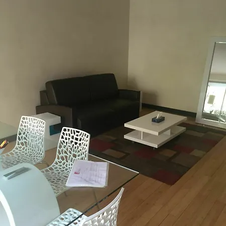Short Appartement Paris