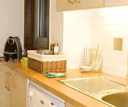 巴黎短期住宿公寓酒店 *