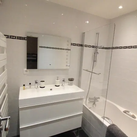 巴黎短期住宿公寓酒店 *