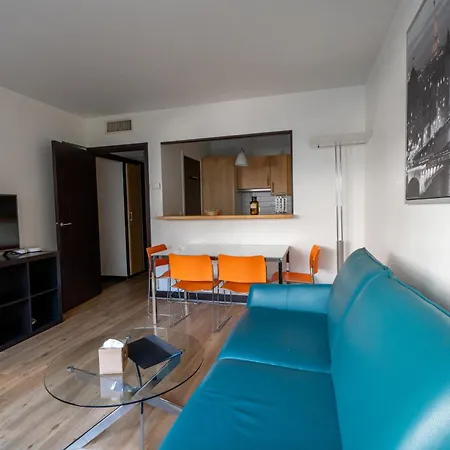 Short Apartman