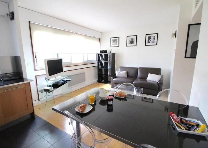 شورت ستاي شقة *