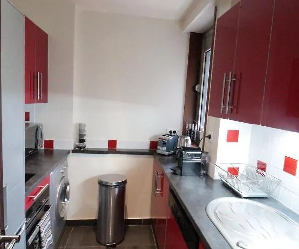 شقة شورت ستاي *