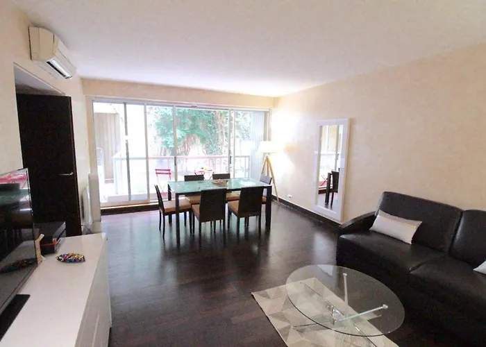 شقة شورت ستاي *