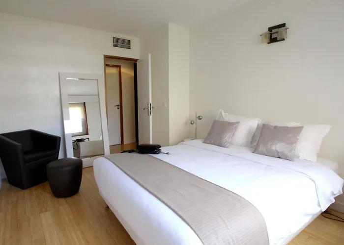 شورت ستاي شقة *