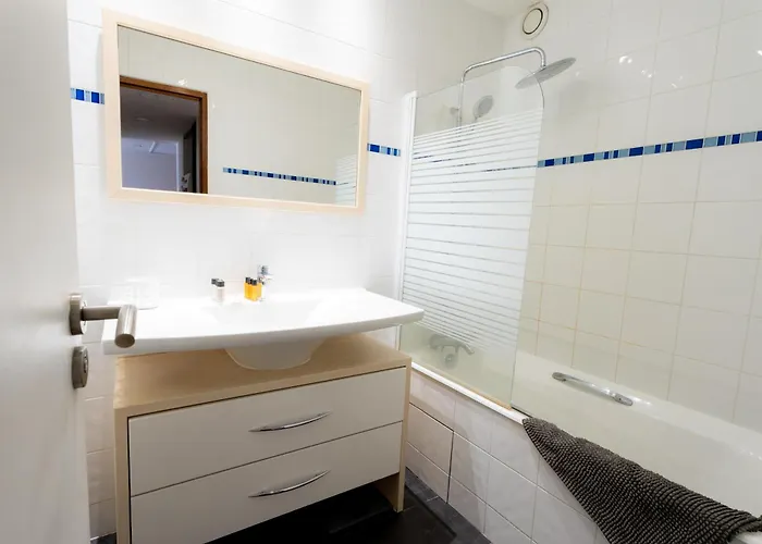 Short Apartman