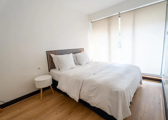 Apartman Short