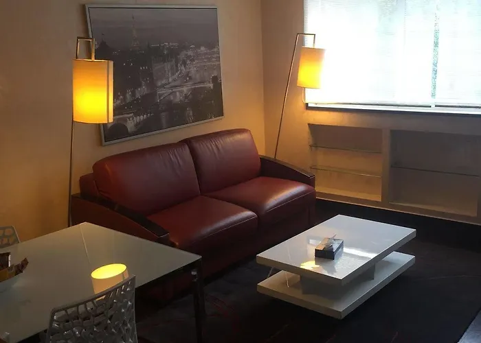 شقة شورت ستاي