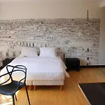 Διαμέρισμα Short