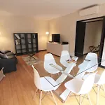 Διαμέρισμα Short *